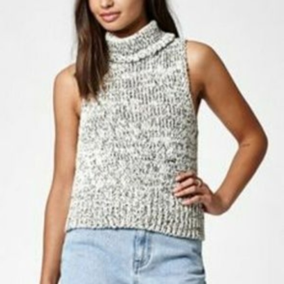 Kendall & Kylie Sweaters - KENDALL & KYLIE CABLE KNIT TURTLENECK SWEATER
